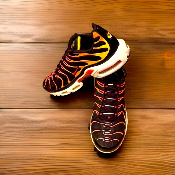 Nike (Reverse Sunset) Air Max Plus - Picture 3 of 6